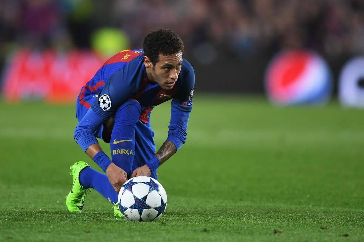 背后更是一 背后更是一