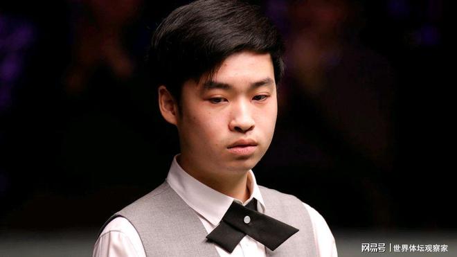 他用一记震 他用一记震