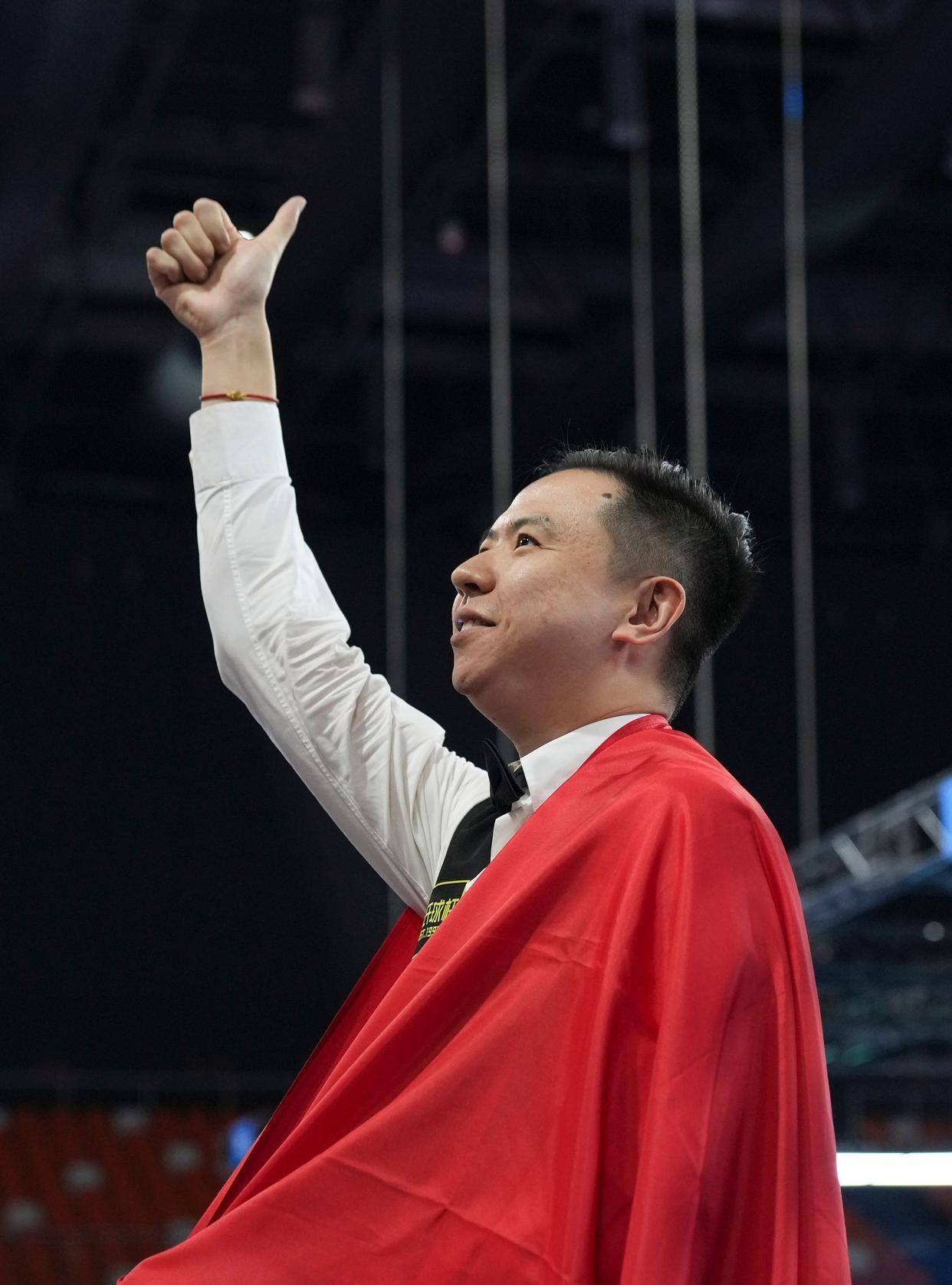 詹姆斯在2 詹姆斯在2