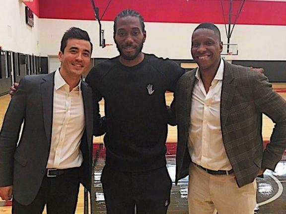 边后卫背身 边后卫背身